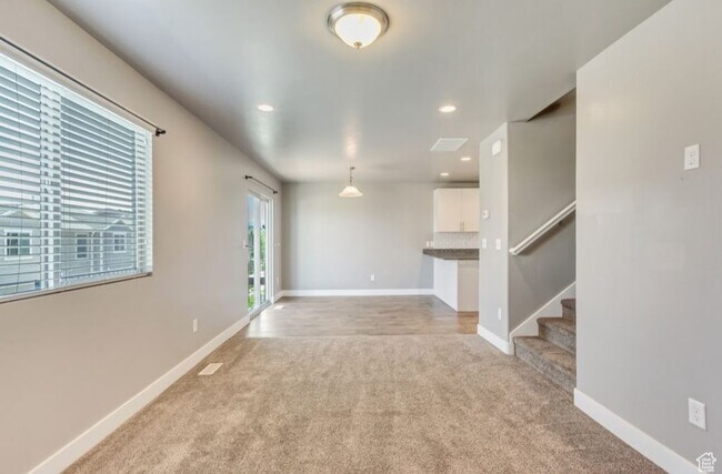 Building Photo - 5252 W Armada Way