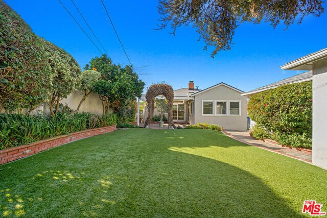 Building Photo - 7432 Westlawn Ave