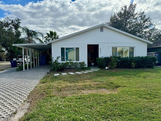 Primary Photo - South Tampa Pool Home