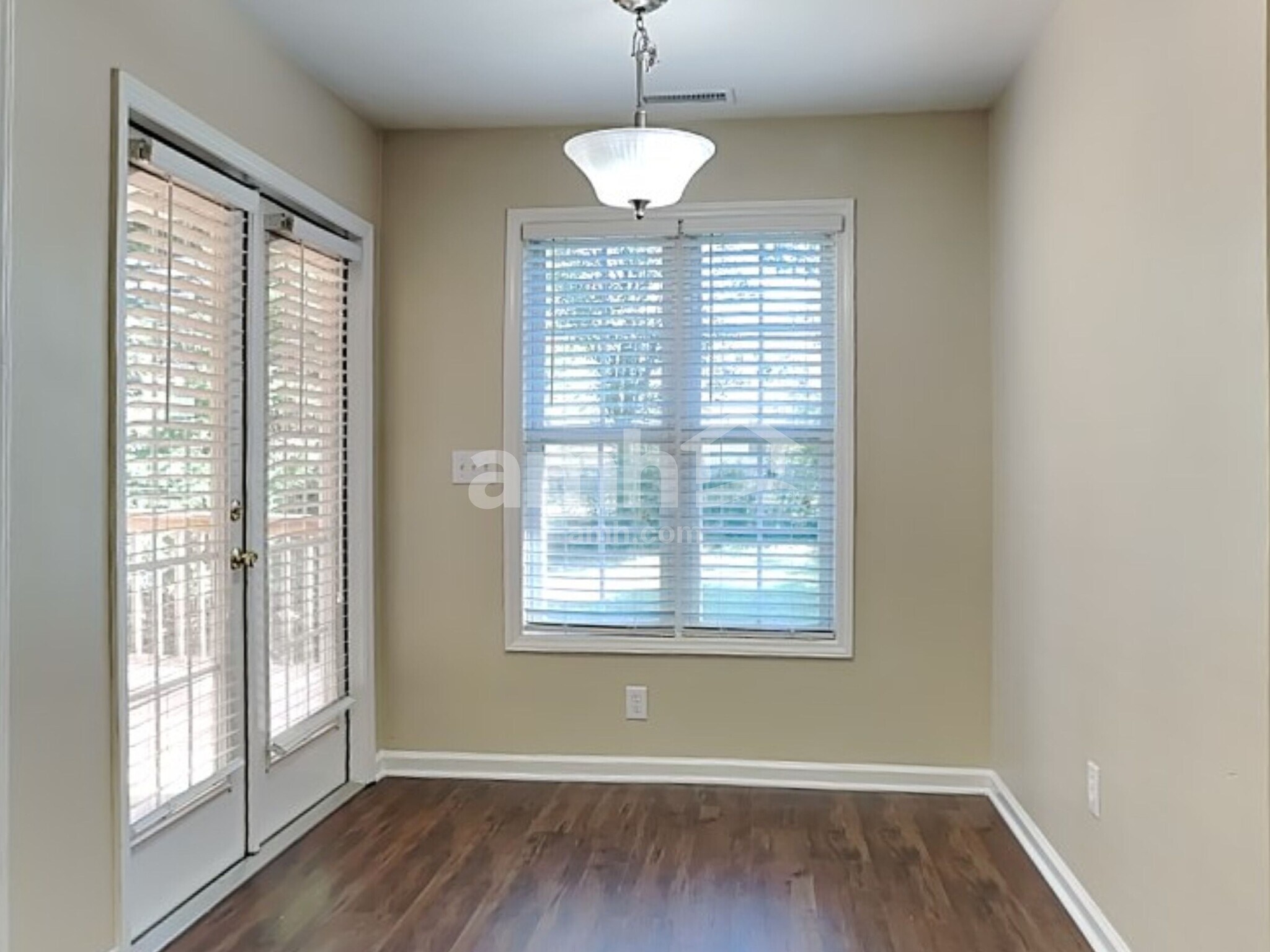 Building Photo - 166 Hunters Horn Ln