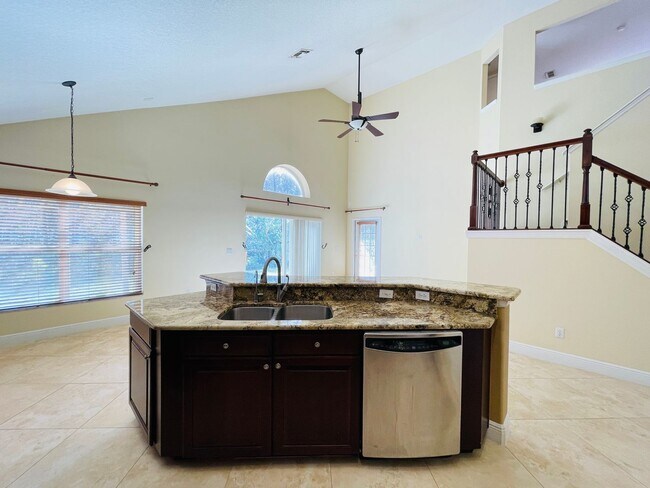 Building Photo - Available now! Charming 4-bedroom, 2.5-bathroom pet friendly home!!