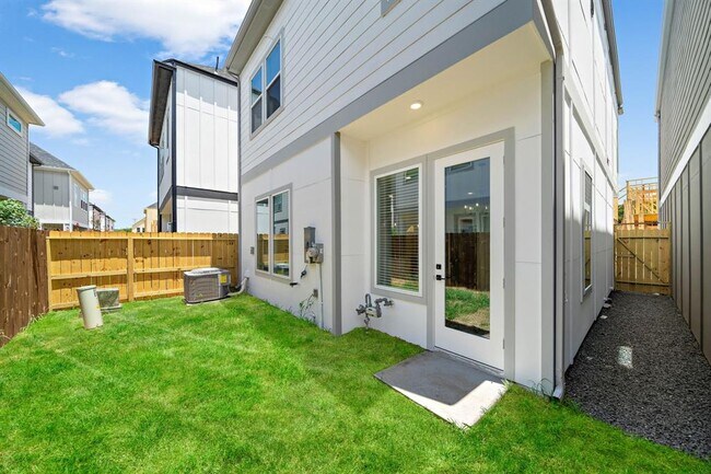 Building Photo - 8474 Berry Grn Ln