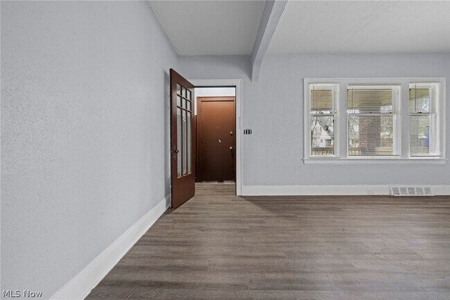 Building Photo - 3455 E 121st St