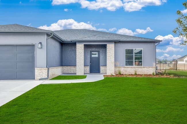 Building Photo - 1025 W Long Path Ct