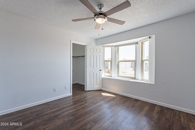 Building Photo - 820 W University Dr