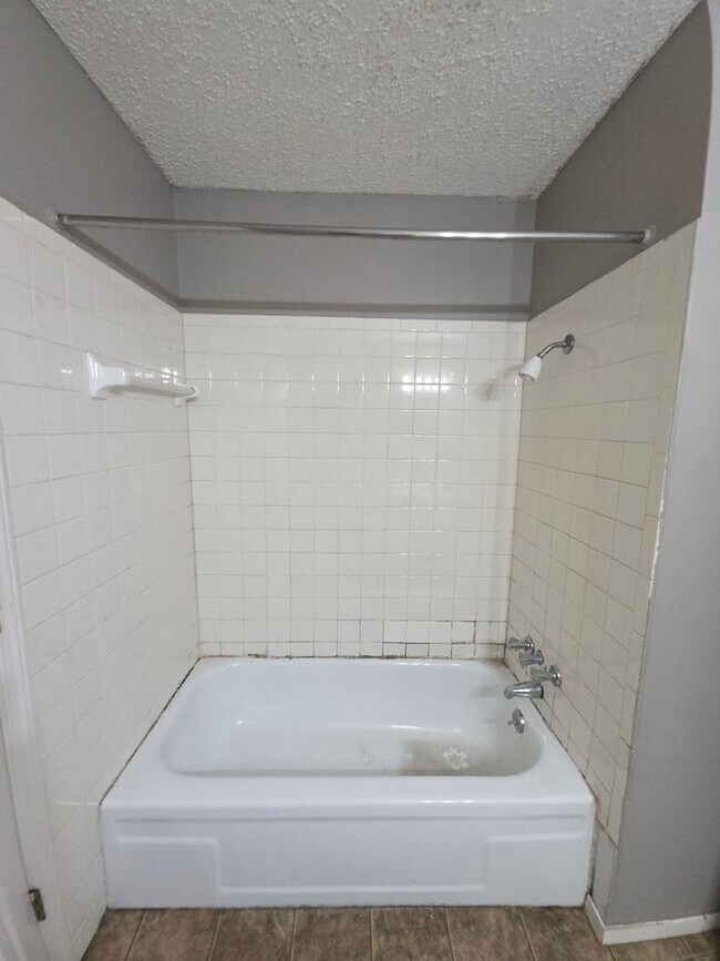 Building Photo - 218 Sequoyah Way