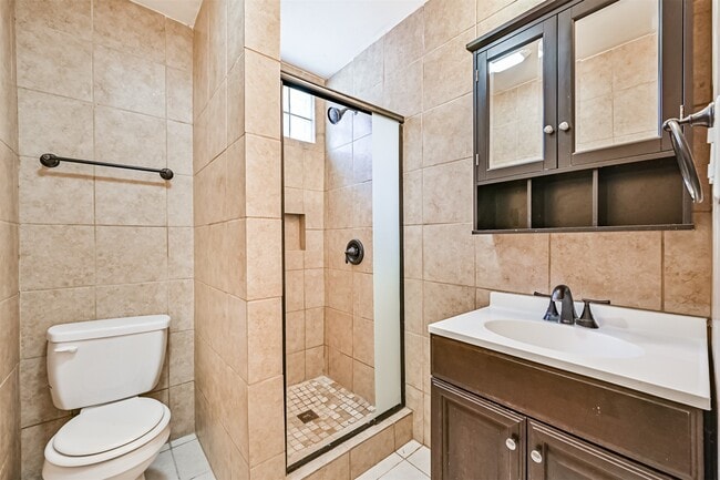 Building Photo - 1007 Plum St