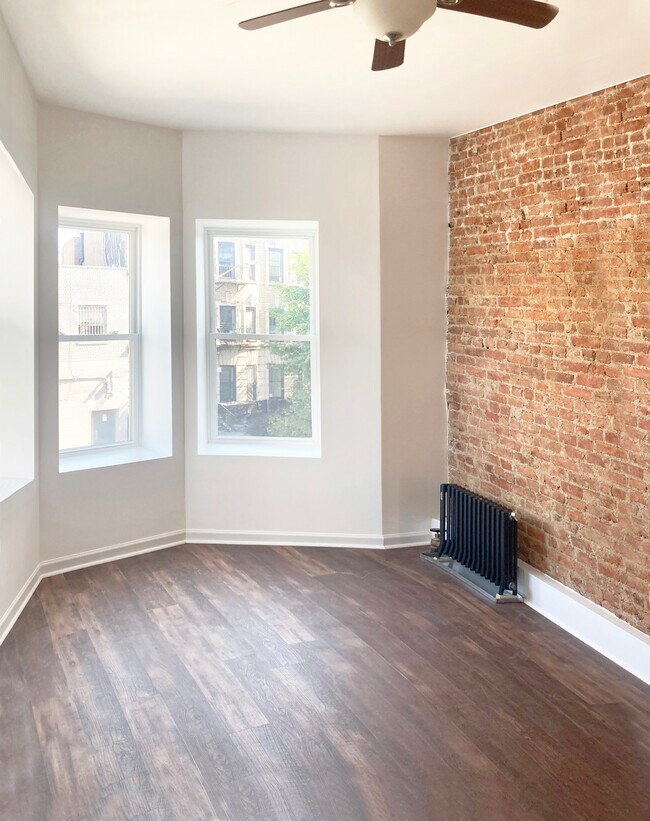 Building Photo - 2119 Regent Pl