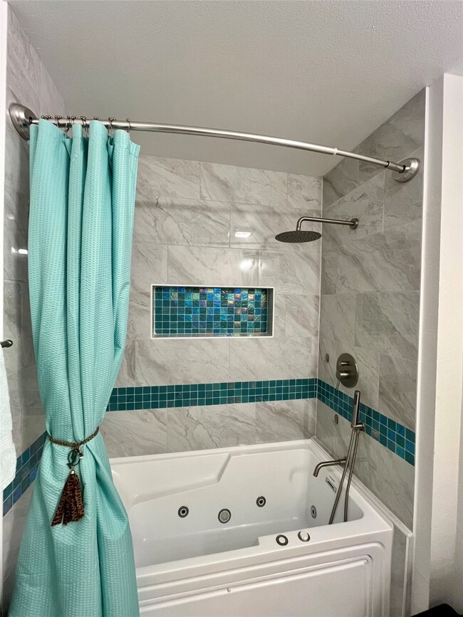 Building Photo - 4810 Pecan Ln