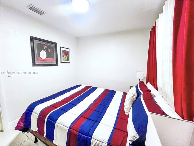 Building Photo - 4420 NW 30th Ct