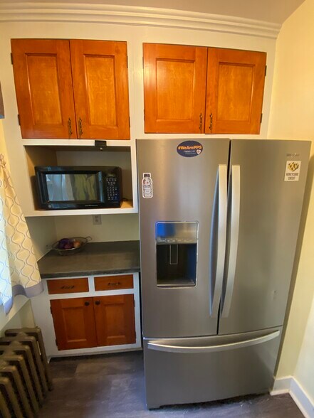 Kitchen - 6824 McPherson Blvd