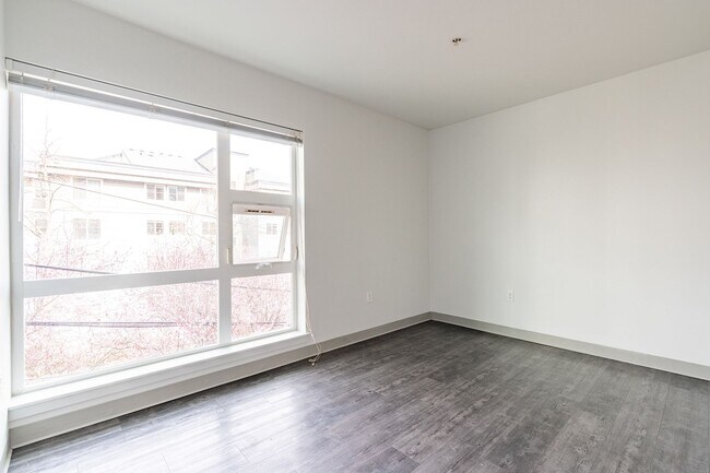 Interior Photo - Alcove First Hill