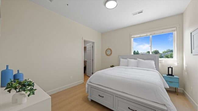 Building Photo - 8731 W Skagit Ave