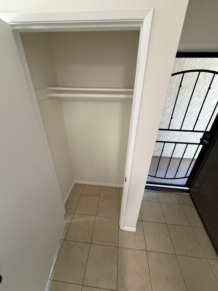 Building Photo - 1357 Armadale Ave