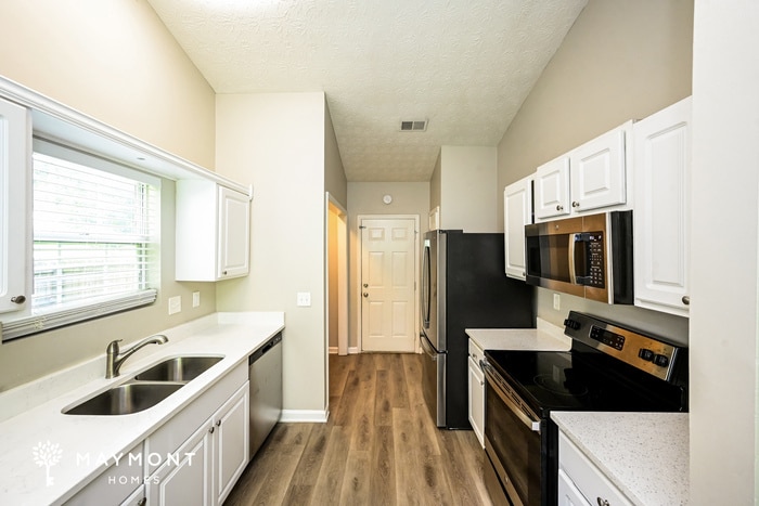 Building Photo - 127 Goldleaf Dr