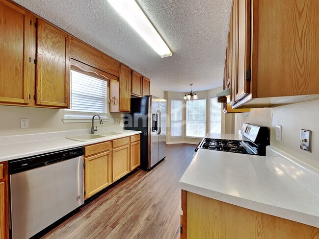 Building Photo - 4718 Vineyard Ct