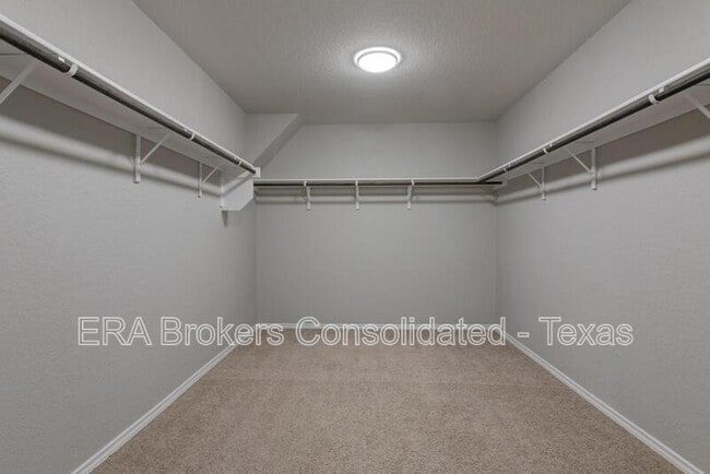 Building Photo - 6039 Akin Quay