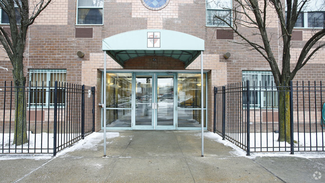 Building Photo - Martin Luther Court