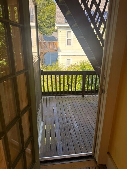 Building Photo - 54 Rossmore Rd