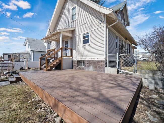 Building Photo - 4 Bed, 2 Bath Long Term Rental in GU District