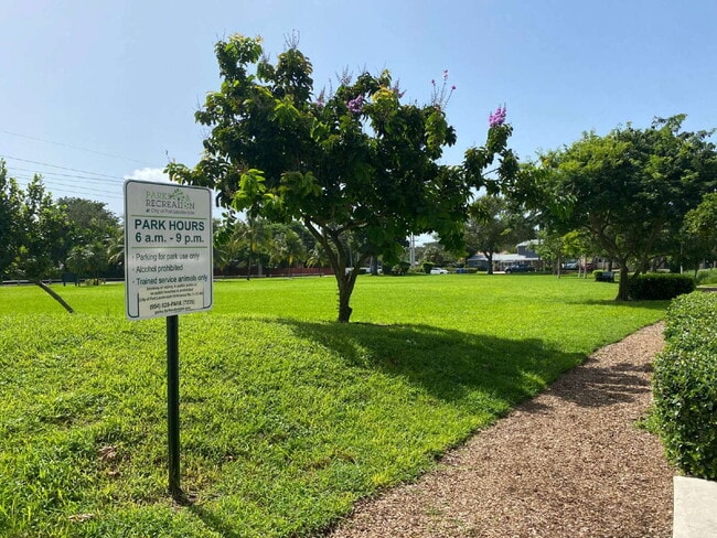 Building Photo - Charming & Private Furnished 1/1 in Croiss...