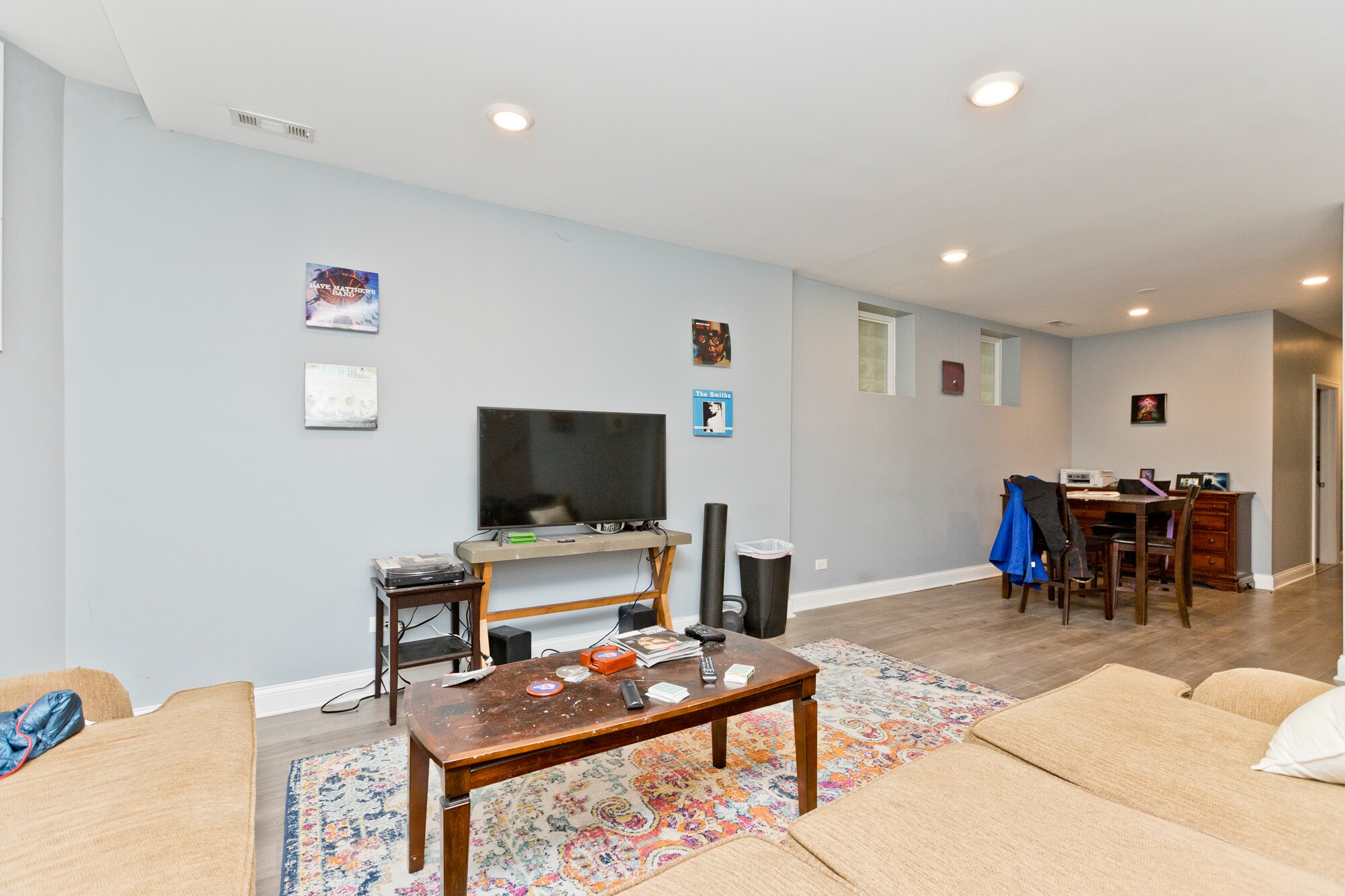 Building Photo - 857 W Wrightwood Ave