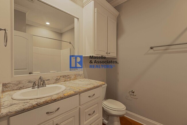 Building Photo - 3 Bed/2 Bath Home in Providence