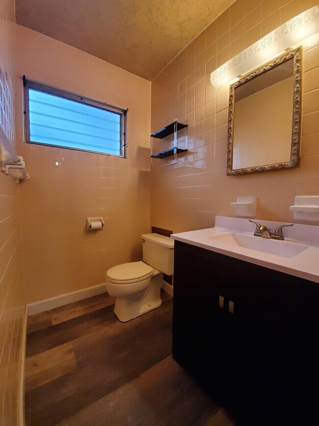 Building Photo - 5319 SW 15th St