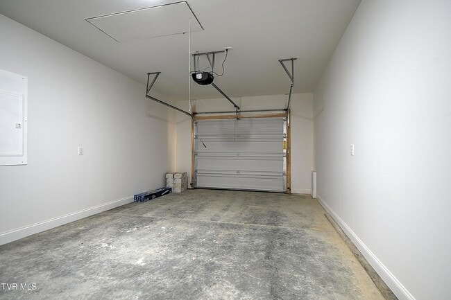 Building Photo - 703 Swadley Rd