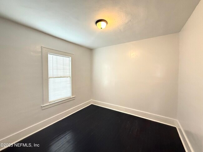 Building Photo - 4541 Woolman Ave