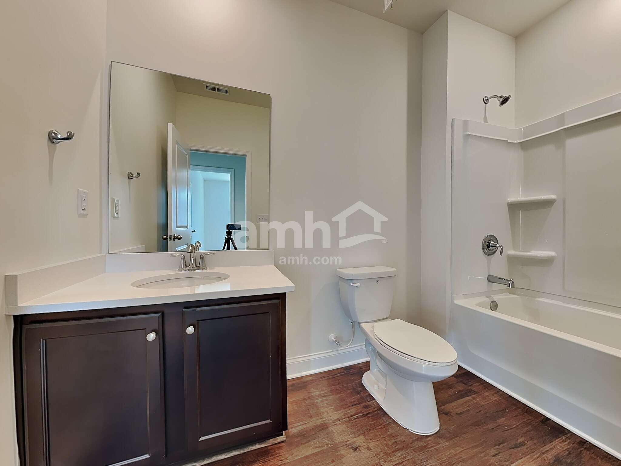 Building Photo - 838 Carnaby Ln