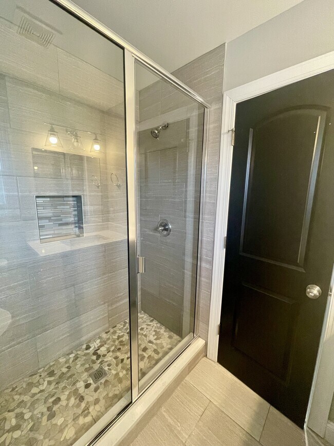 Building Photo - 1 Emanuel Ct