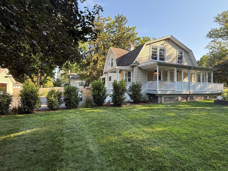 Building Photo - 29 S New Middletown Rd