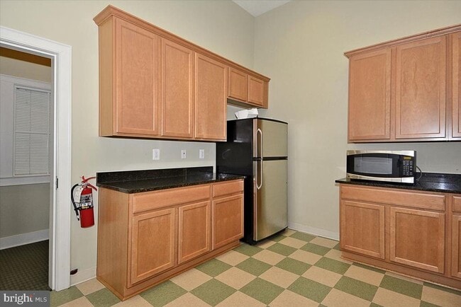 Building Photo - 452 Exchange Avenue