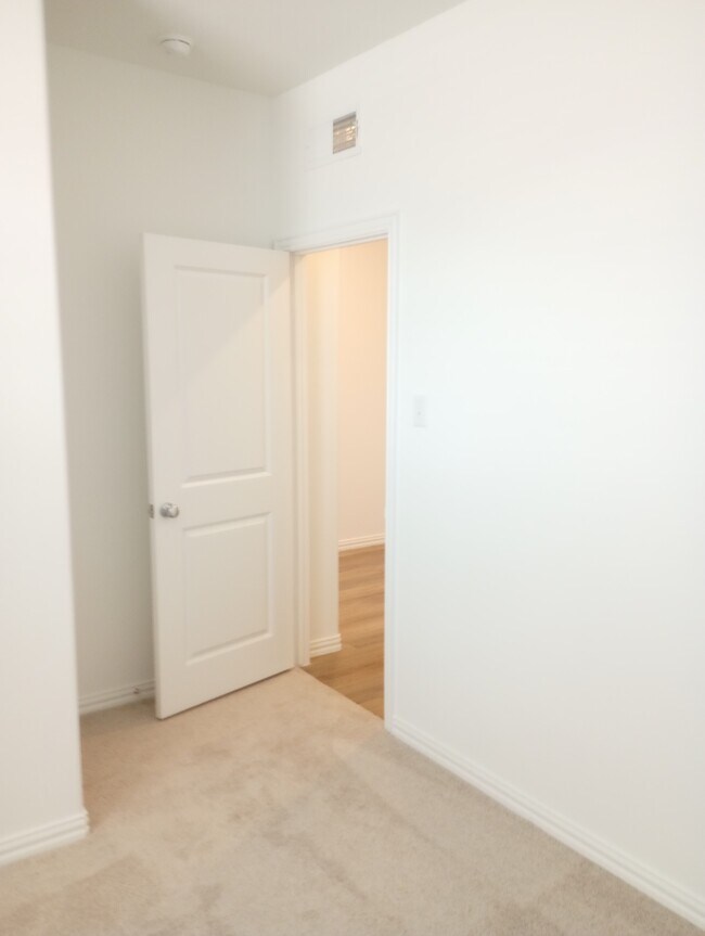 Building Photo - 5119 Winterberry Dr