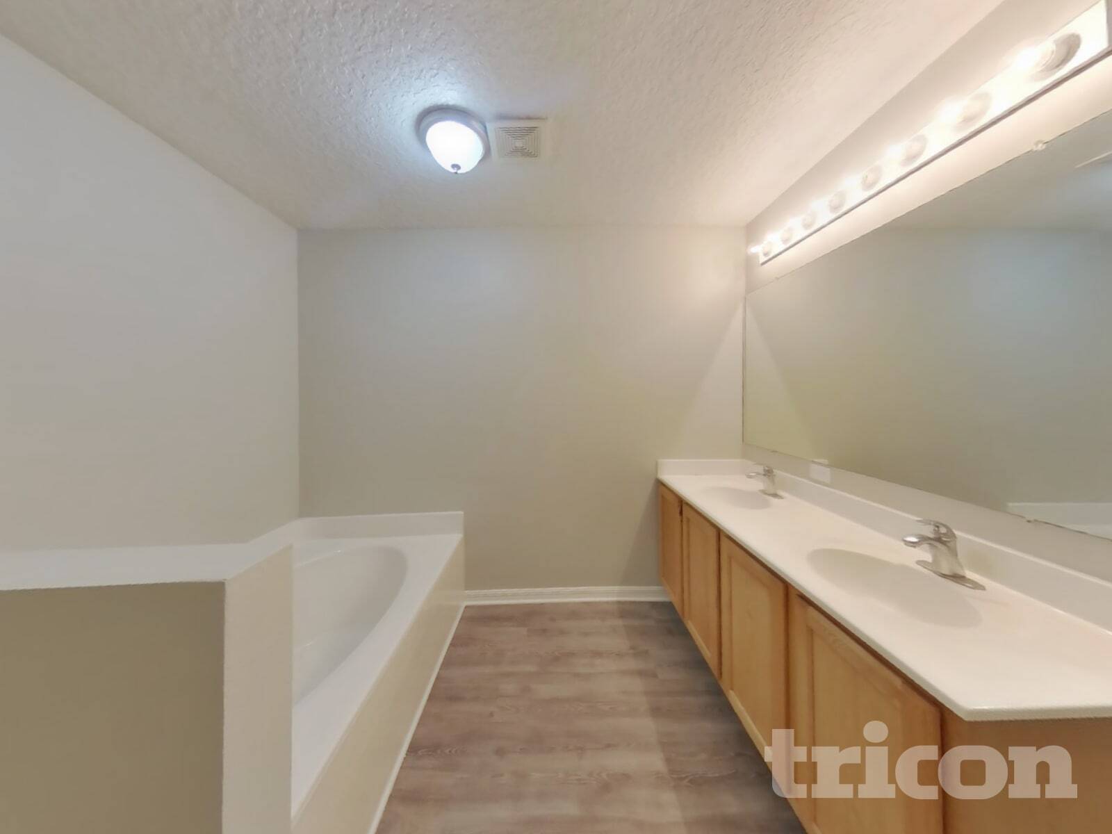 Building Photo - 11960 Cherry Creek Rd