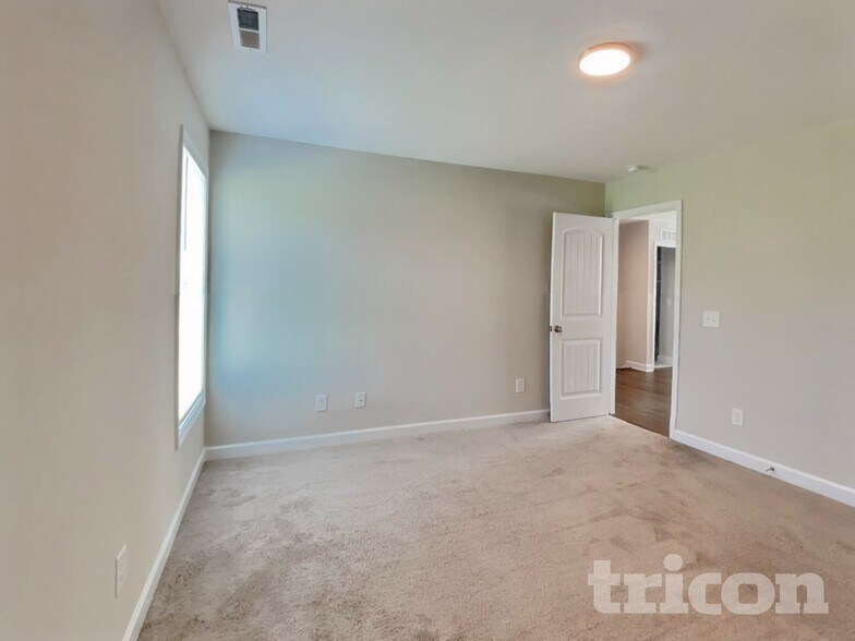 Building Photo - 94 Hazelwood Rd
