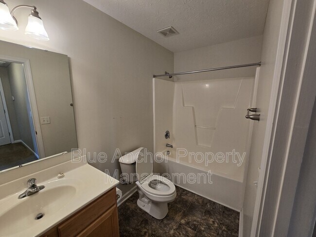 Building Photo - 333 Rose Bud Ln