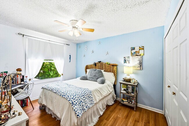 Building Photo - 15073 Oak Chase Ct