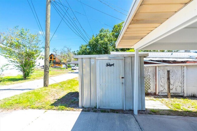 Building Photo - 1720 53rd St S