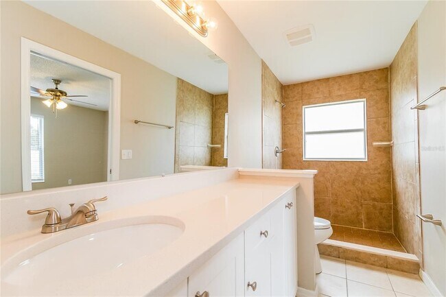 Building Photo - 2826 Delcrest Ct