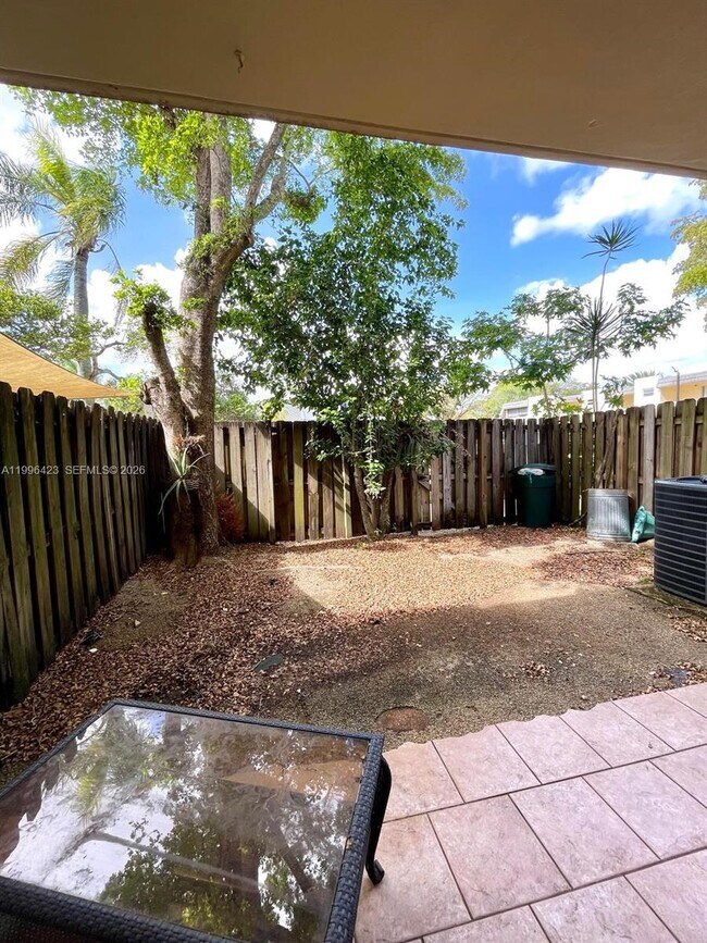 Building Photo - 8423 SW 137th Ave