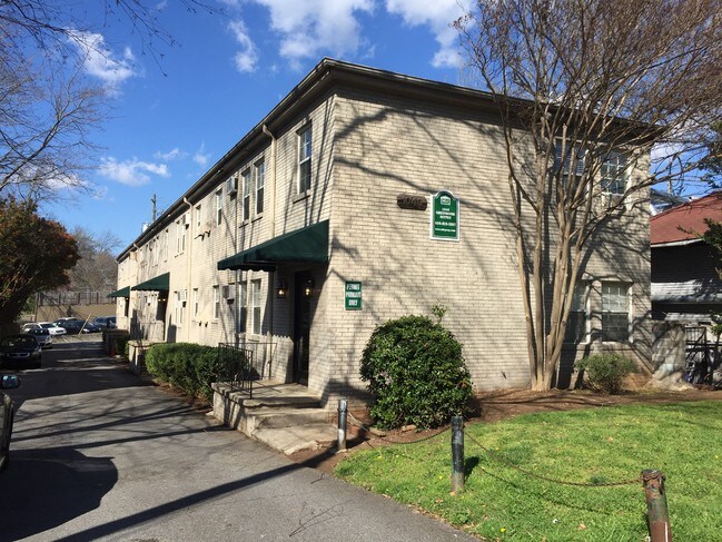 Primary Photo - 1040 Greenwood Avenue