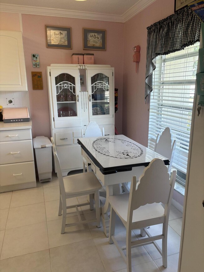 Building Photo - 8608 Bella Vista Dr