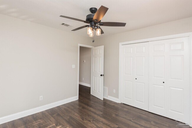 Building Photo - 8238 Li Fair Dr