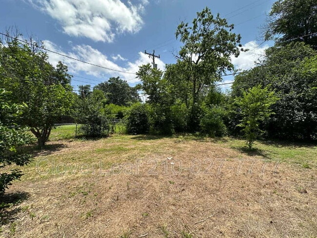 Building Photo - 214 Basswood Dr