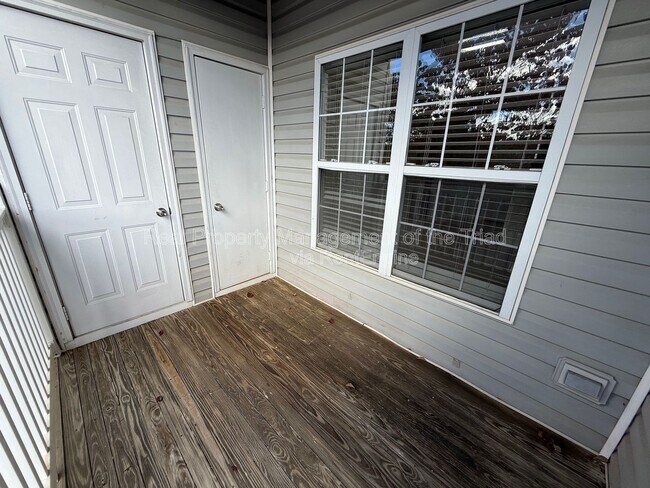 Building Photo - 5012 Lawndale Dr