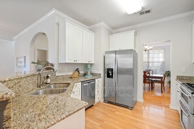 Building Photo - 312 Waterton Way
