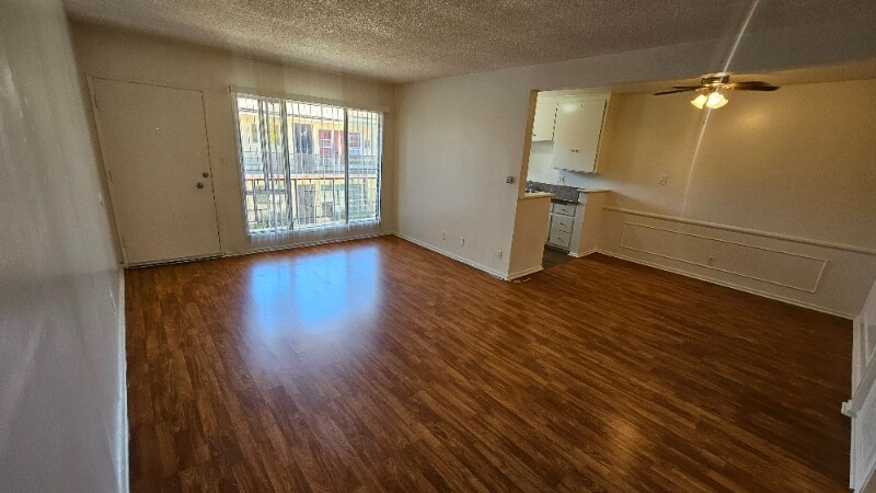 Building Photo - 3945 Stevely Ave