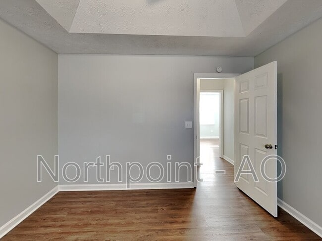 Building Photo - 375 Mountainview Dr